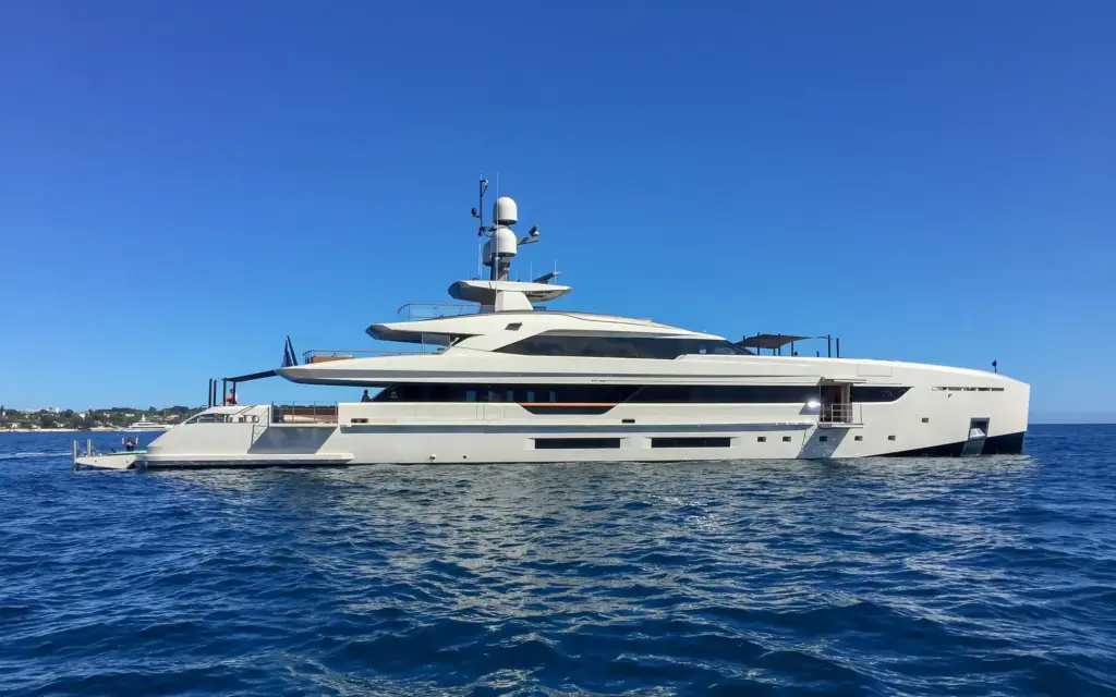 VERTIGE superyacht bow view designed by Francesco Paszkowski